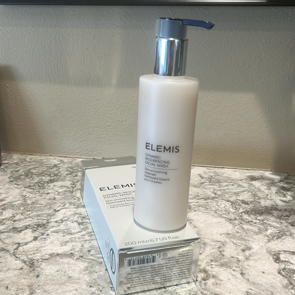 ELEMIS Dynamic Resurfacing Facial Wash NIB